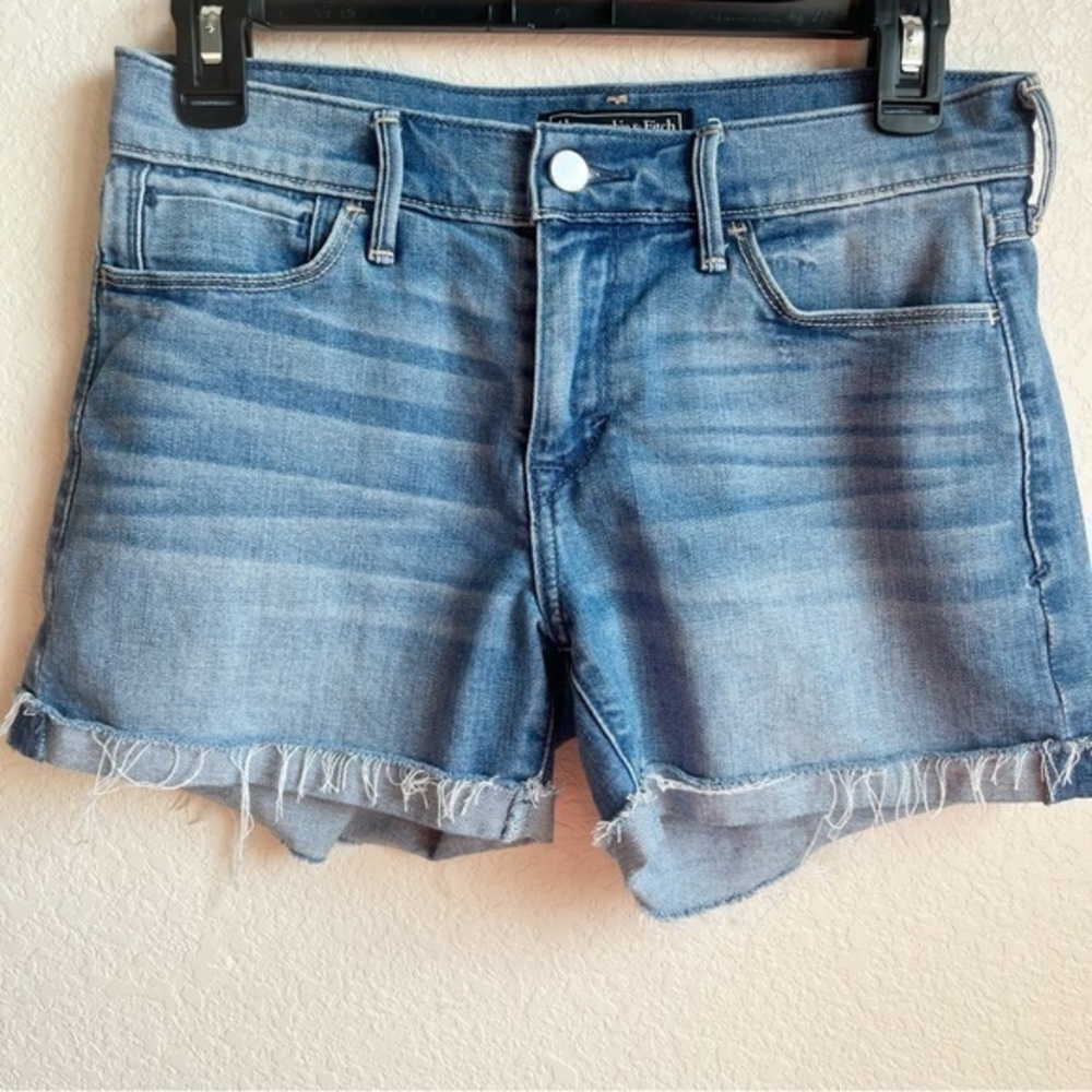 Abercrombie frayed hem jean shorts, size 24